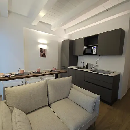 アパート Nali 1 チヴィタノーヴァ・マルケ